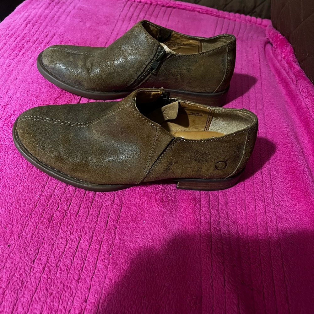 BORN - Rough-out hand crafted shoes.  exceptional condition, like new.